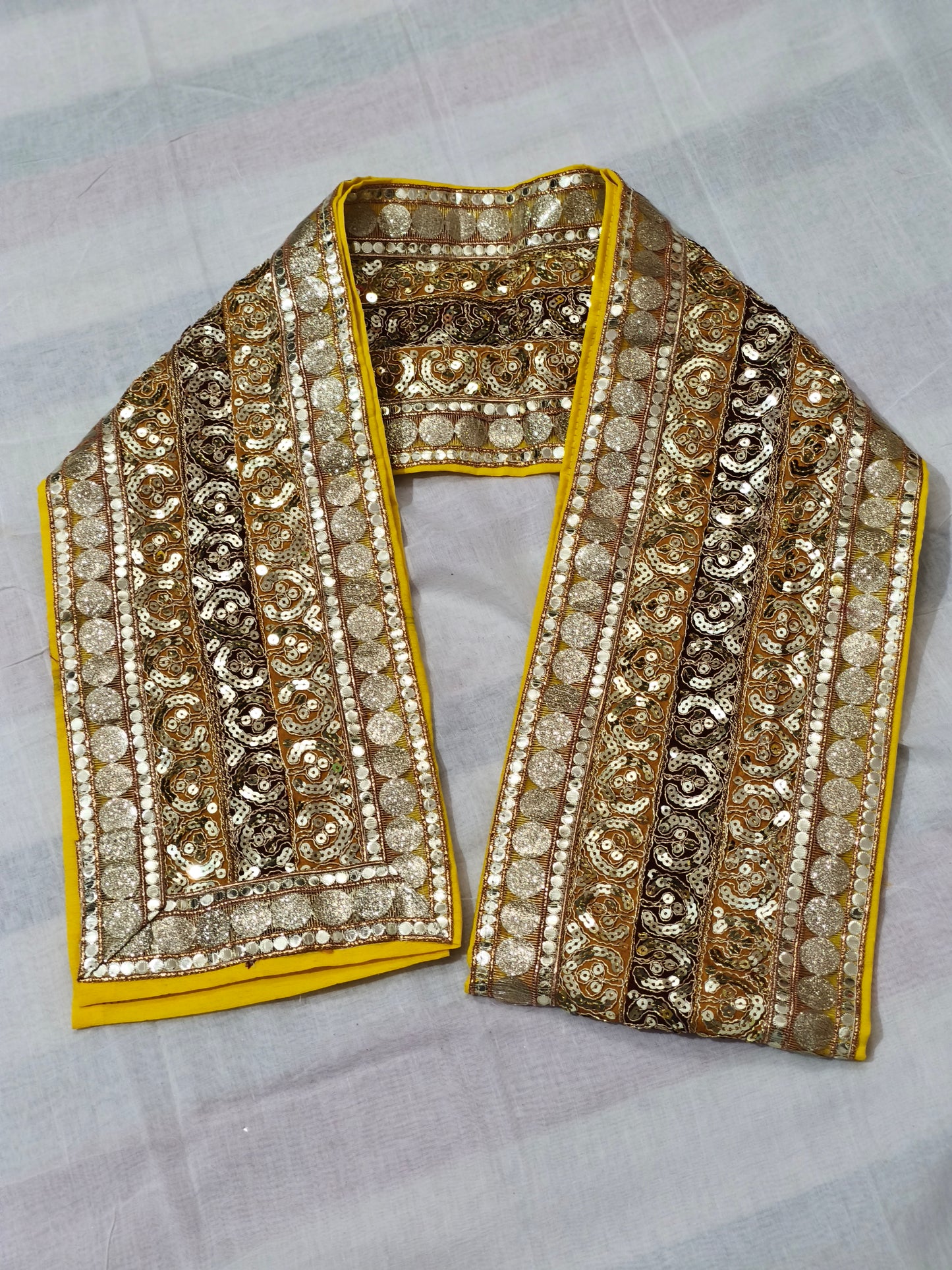 Luxurious Zari work Uparna for big occassions